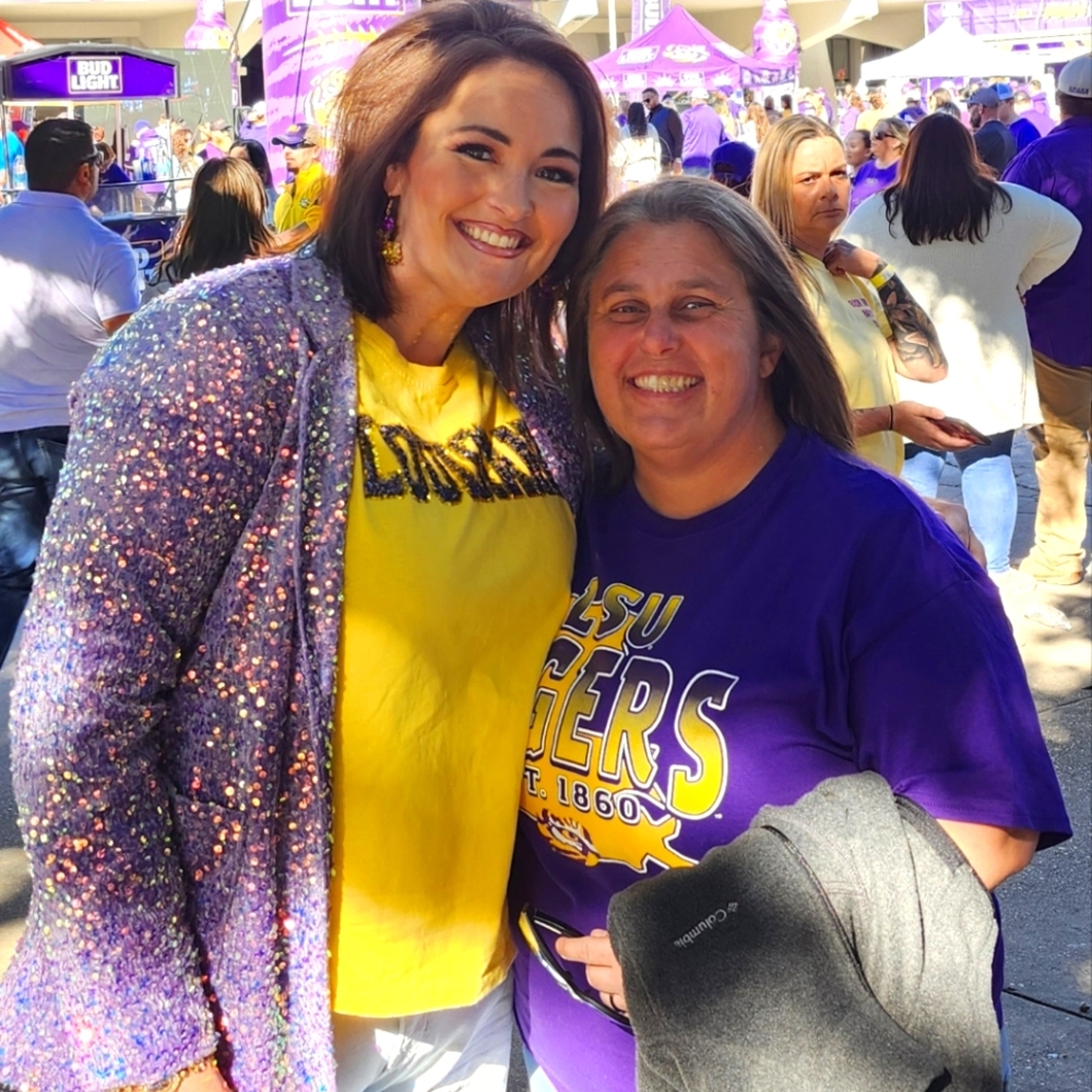 Meet your Poshers, Alyssa and Daisy!